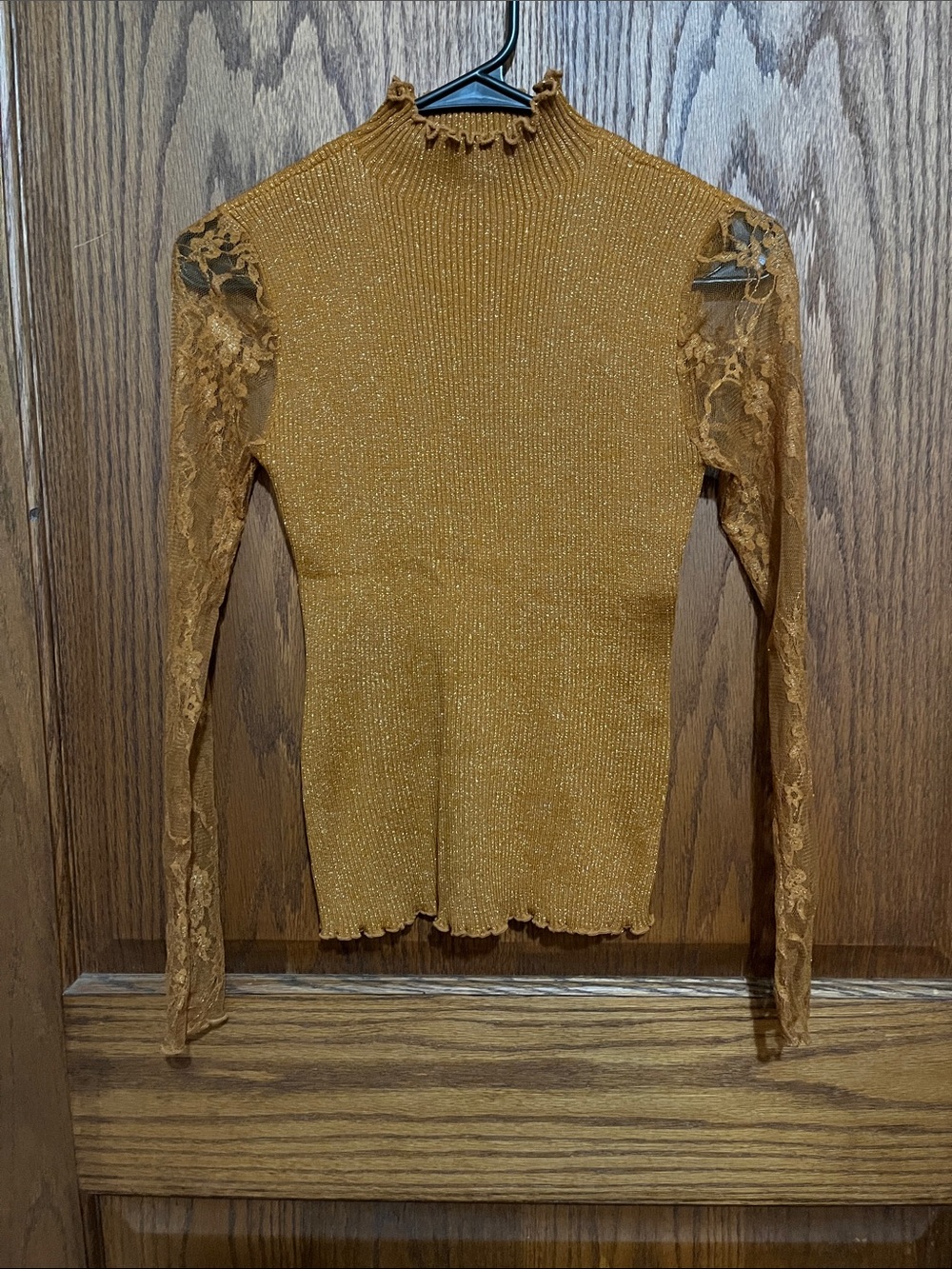 Women's Metallic Knit Long-Sleeve Top with Lace Sleeves - Mustard